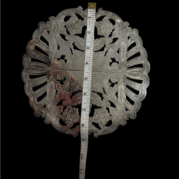 A set of Vintage Wallace Silver Plated Decorative Trivets - Picture 10 of 11